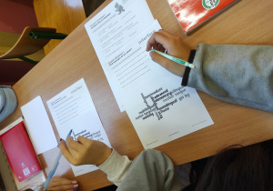 Uczestnicy utrwalają informacje