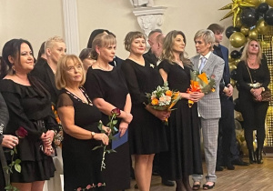 Nauczyciele oglądający poloneza