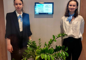 Uczennice reprezentujące ZSETH w Łodzi na Regionalnym Konkursie Wiedzy o Hotelarstwie w Hotelu Hampton by Hilton w Łodzi.