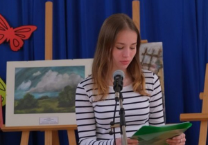 Odczytanie pracy „Człowiek” przez wyróżnioną Alone Didenko